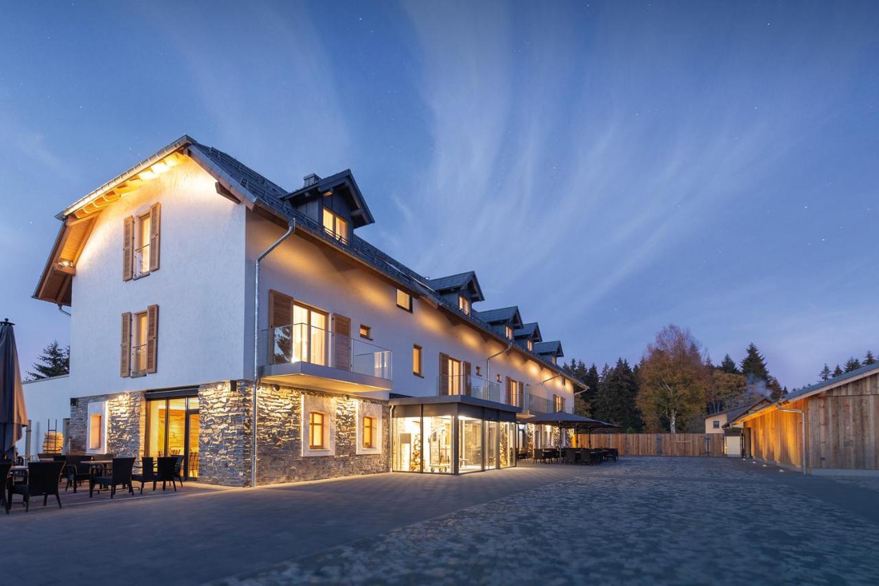 Hotel Tannenhaus Schöneck Exterior foto