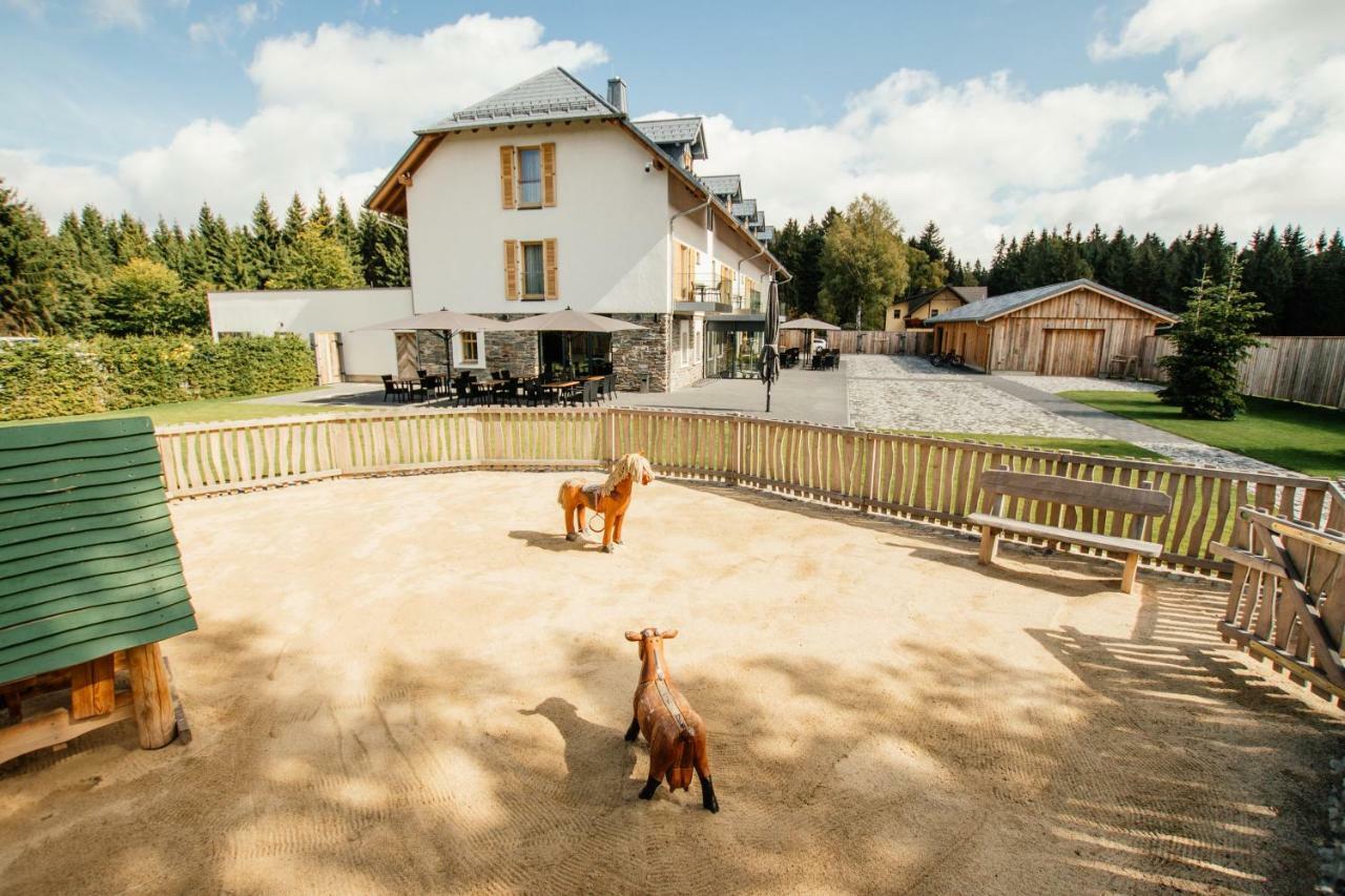 Hotel Tannenhaus Schöneck Exterior foto